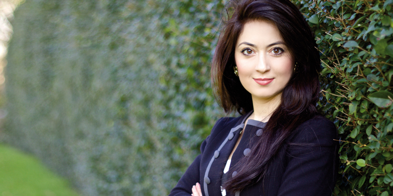 Tahmina Akefi Bij Paagman 21 April 2015